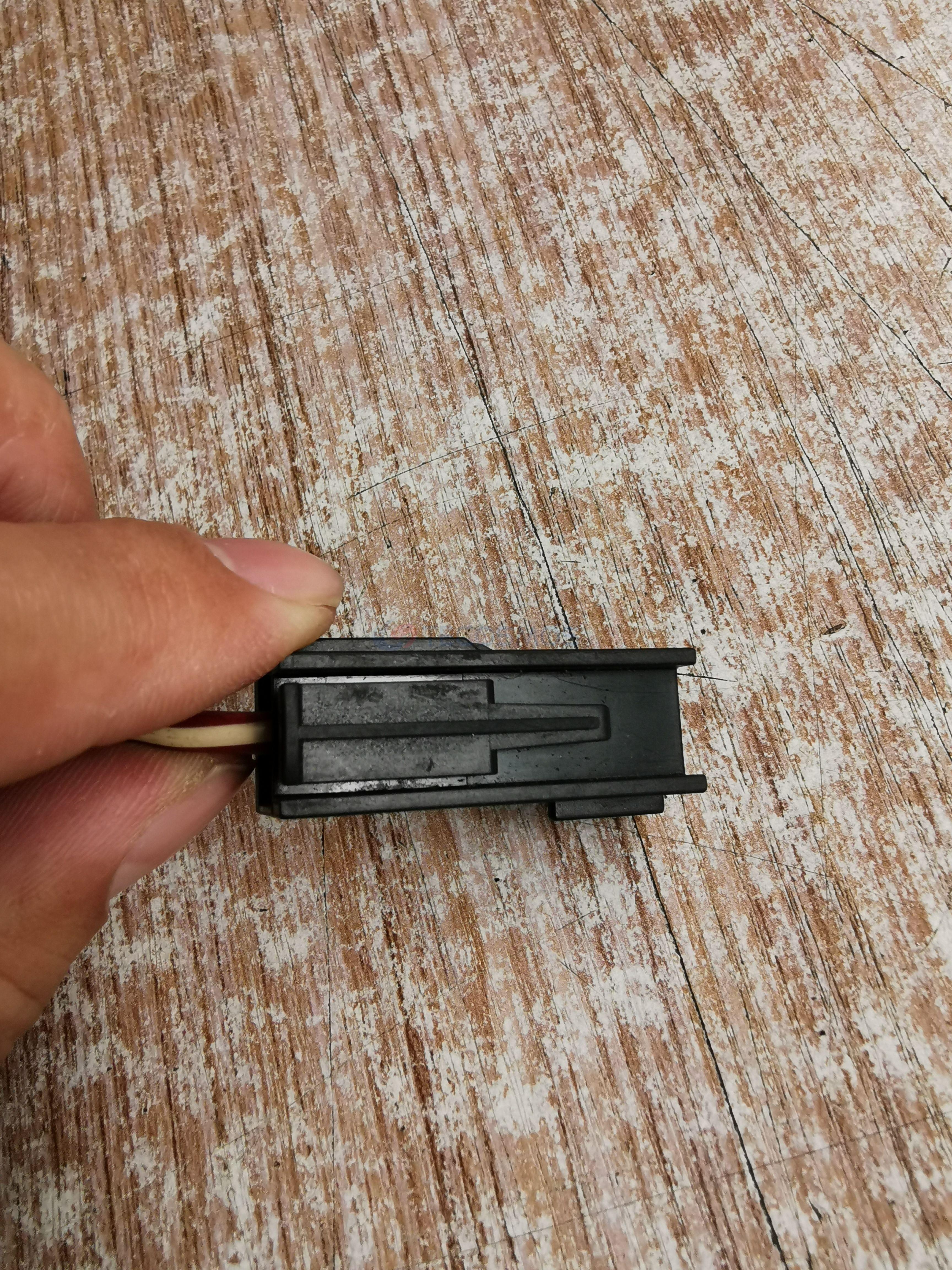 Car Connector For Mercedes plug 1685450128 1pin CT1-0054M