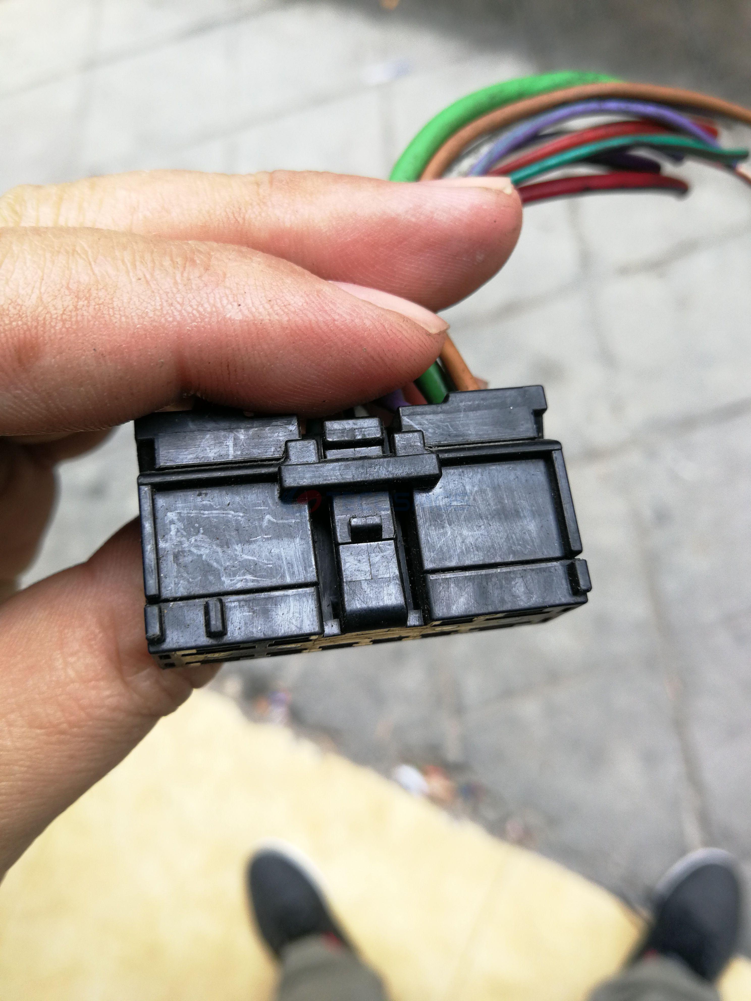 Car Connector For BMW For mini Battery Box Plug 10 Pin CT10-0059M