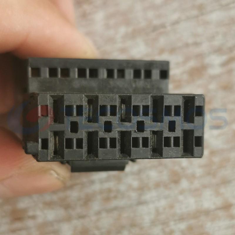 Car Connector For BMW fuse box plug 10 pin CT10-0072M
