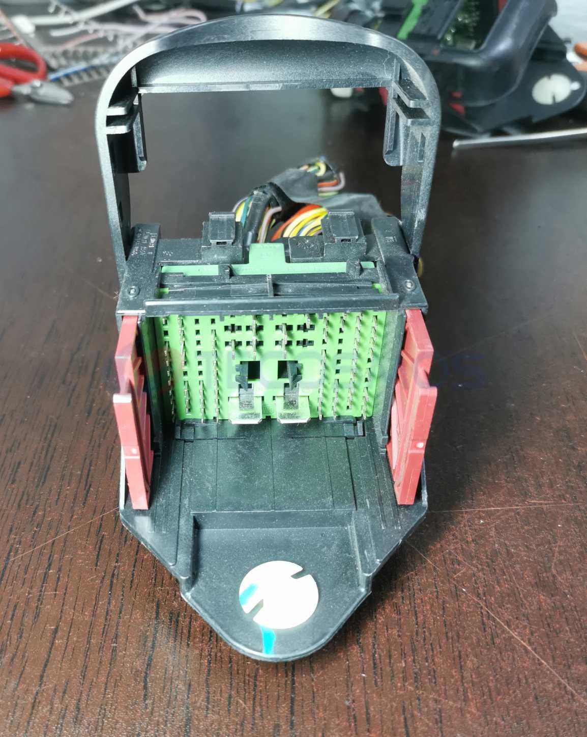 Car Connector For Buick plug red clip 102 pin CT102-0001G-2