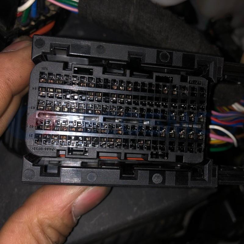 Car Connector For Modern computer board ix35 105 pin CT105-0003M-1