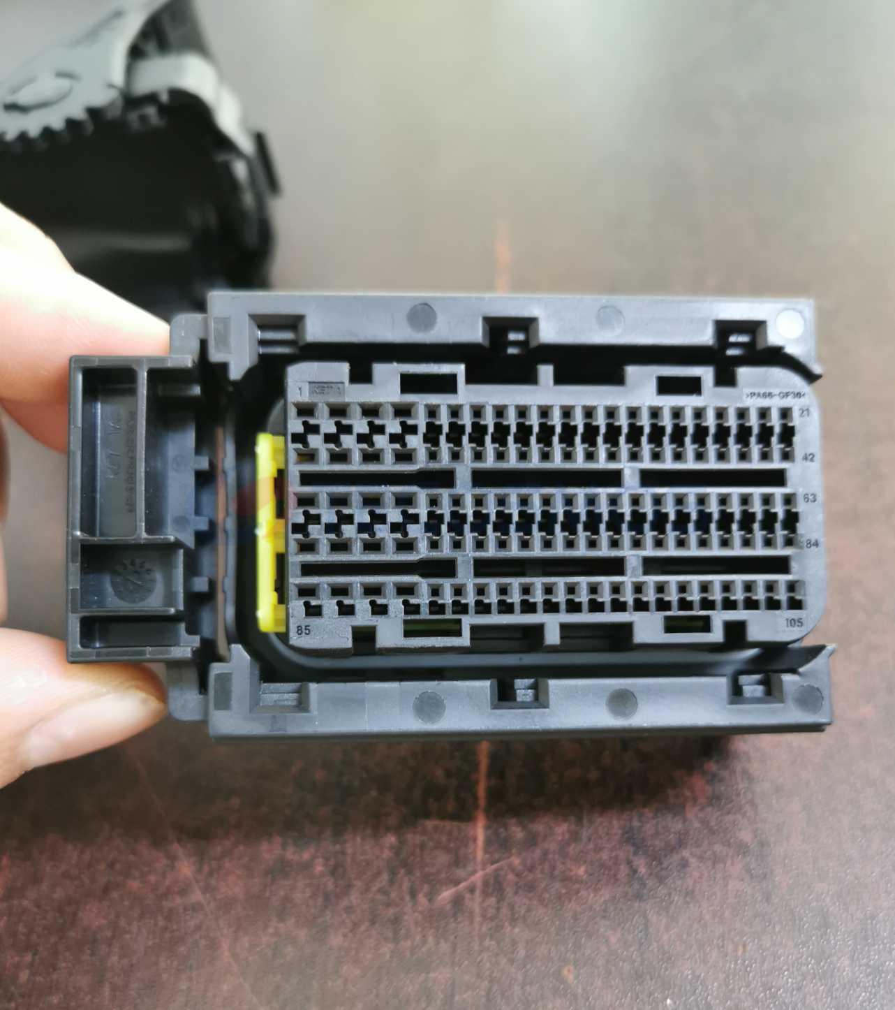 Car Connector For New modern computer board with 105 pins CT105-0003M