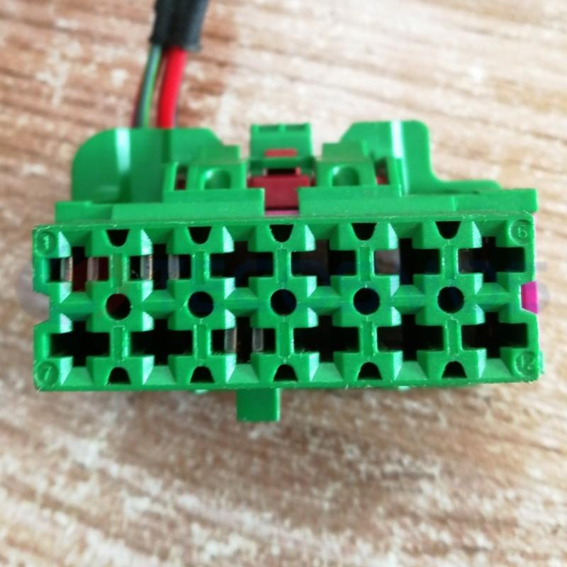 Car Connector For BMW fuse box plug 61139867338 12 pin CT12-0037M-3