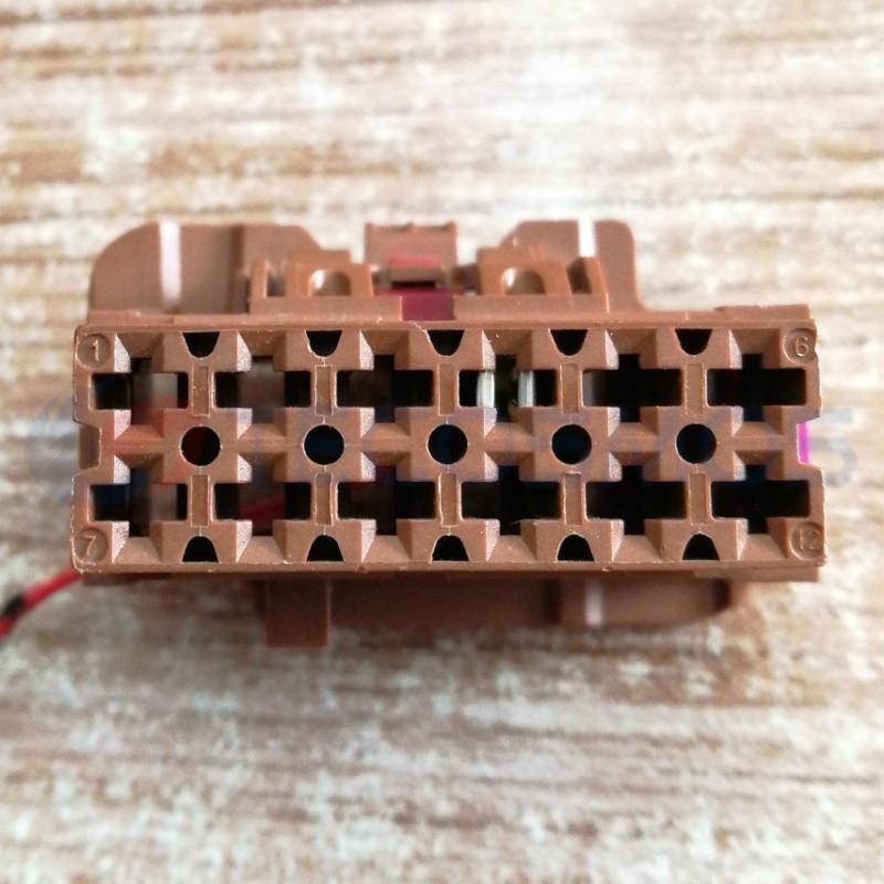 Car Connector For BMW fuse box plug 61139867338 12 pin CT12-0037M