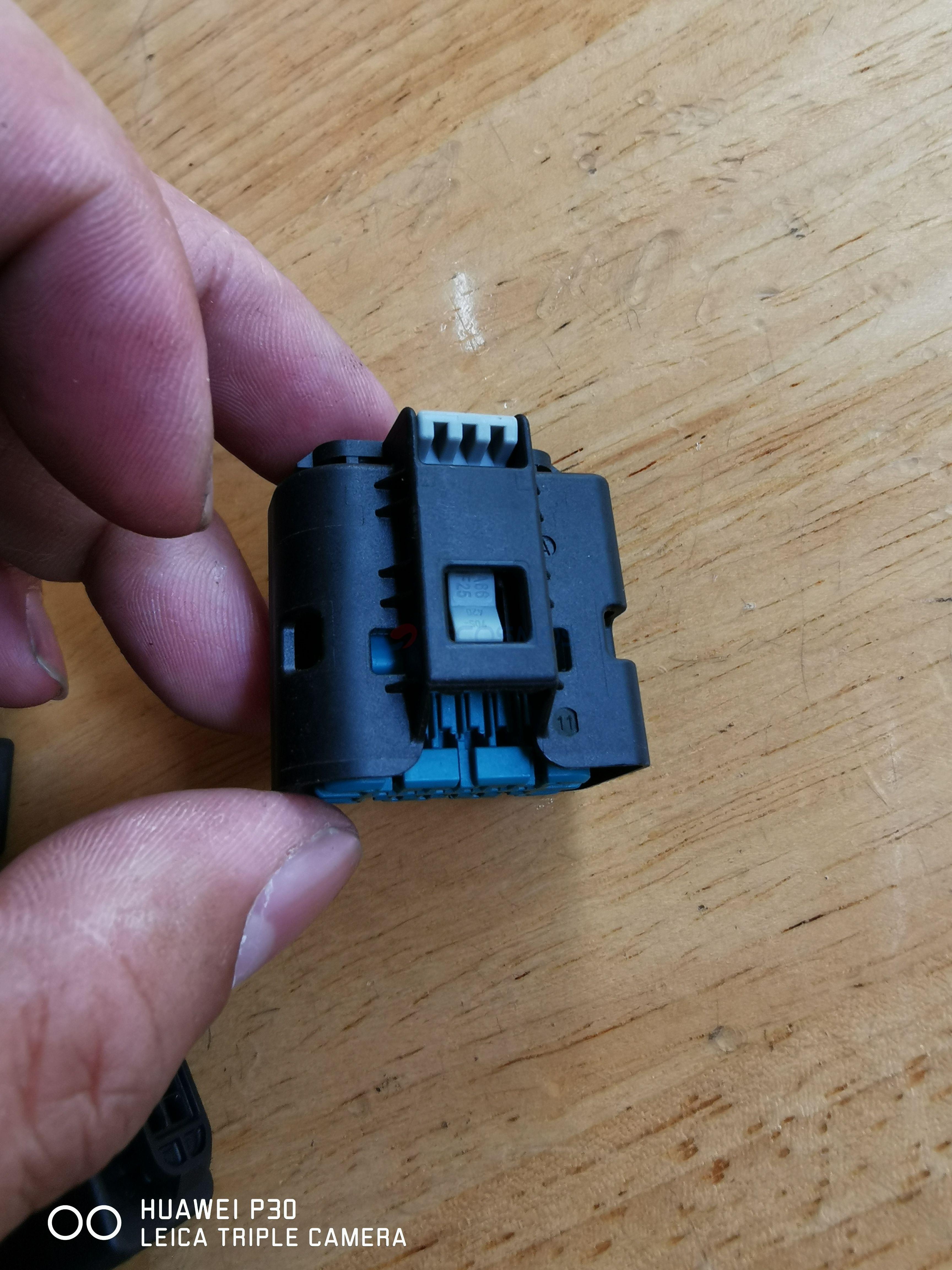 Car Connector For BMW G1221118-01 809-174-506 12 pin CT12-0068M-2