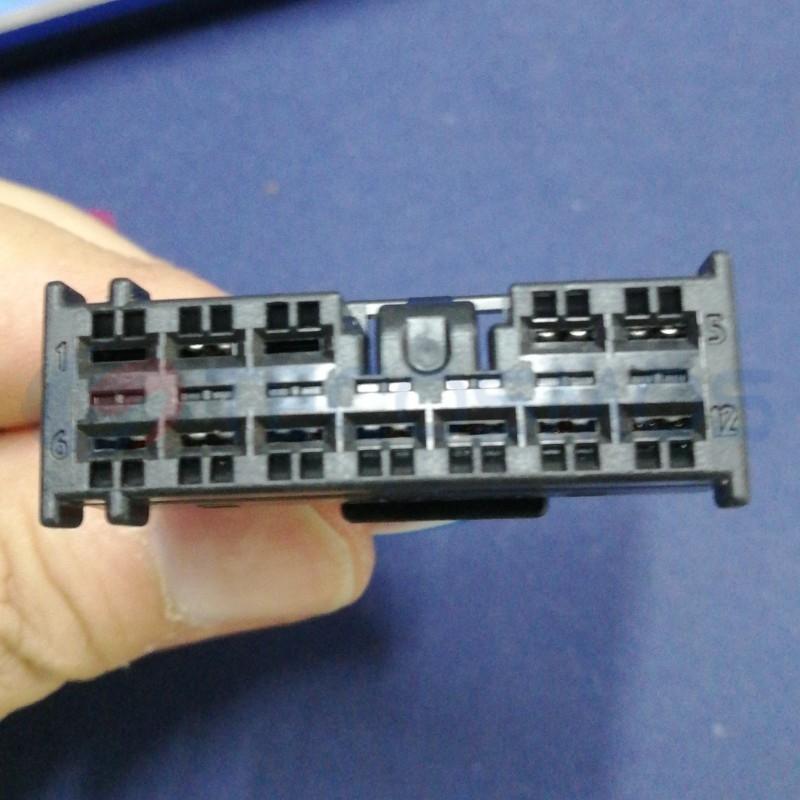Car Connector For BMW Insurance Box 6906566-04 For roewe 12 Pins CT12-0071M-1