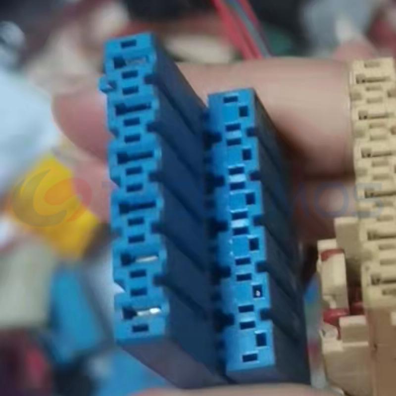 Car Connector For BMW Insurance Box 12 Pins CT12-0099M-1