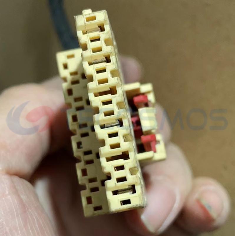 Car Connector For BMW Insurance Box 12 Pins CT12-0099M