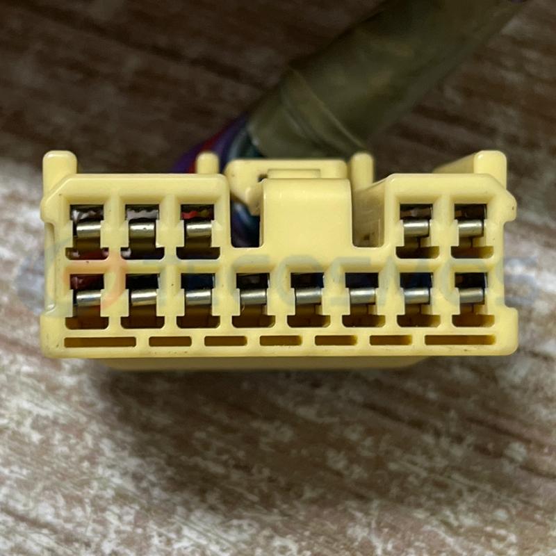 Car Connector For Toyota Camry fuse box computer board 13 pin CT13-0007M-2