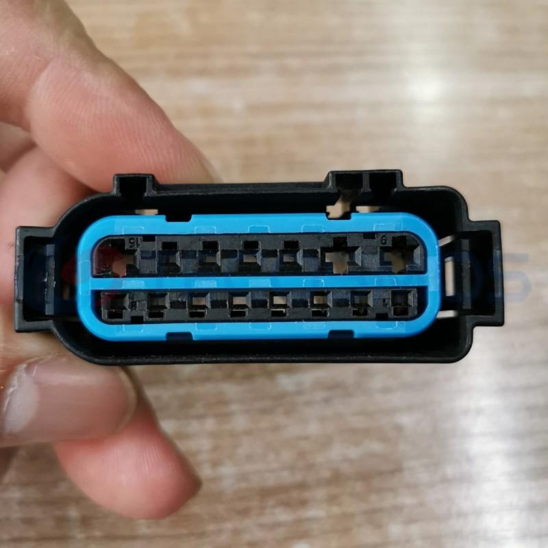 Car Connector For BMW headlight plug 7606500-04 right 1 through-hole 15 pin CT15-0008M-2