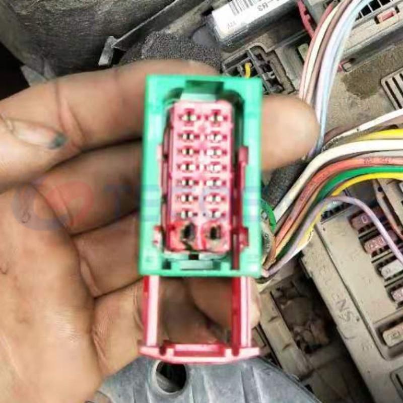 Car Connector For Dongfeng For peugeot For citroen fuse box plug 16 pin CT16-0030M-3