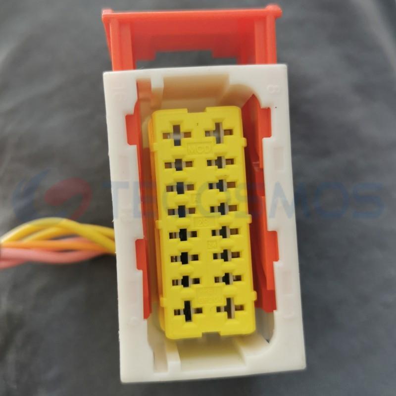 Car Connector For Dongfeng For peugeot For citroen fuse box plug 16 pin CT16-0030M-7