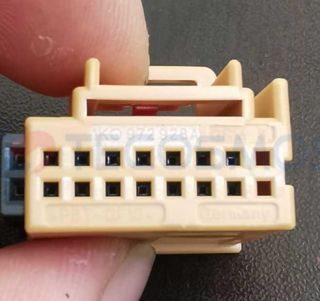 Car Connector For Volkswagen 1K0972928A Yellow 16 Pins CT16-0056M-1