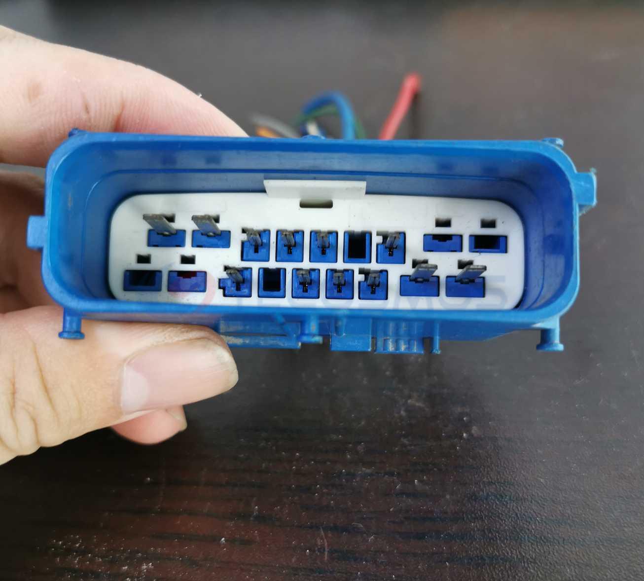 Car Connector For Delphi Blue with Dead Hole 18 Pins CT18-0062M-1