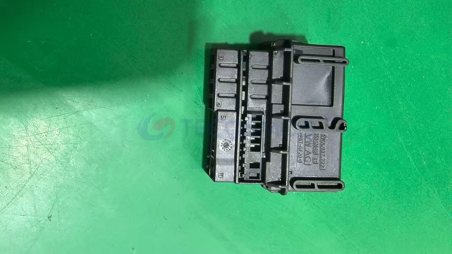 Car Connector For 5WA937722 with pillar 19 Pins CT19-0001G-2
