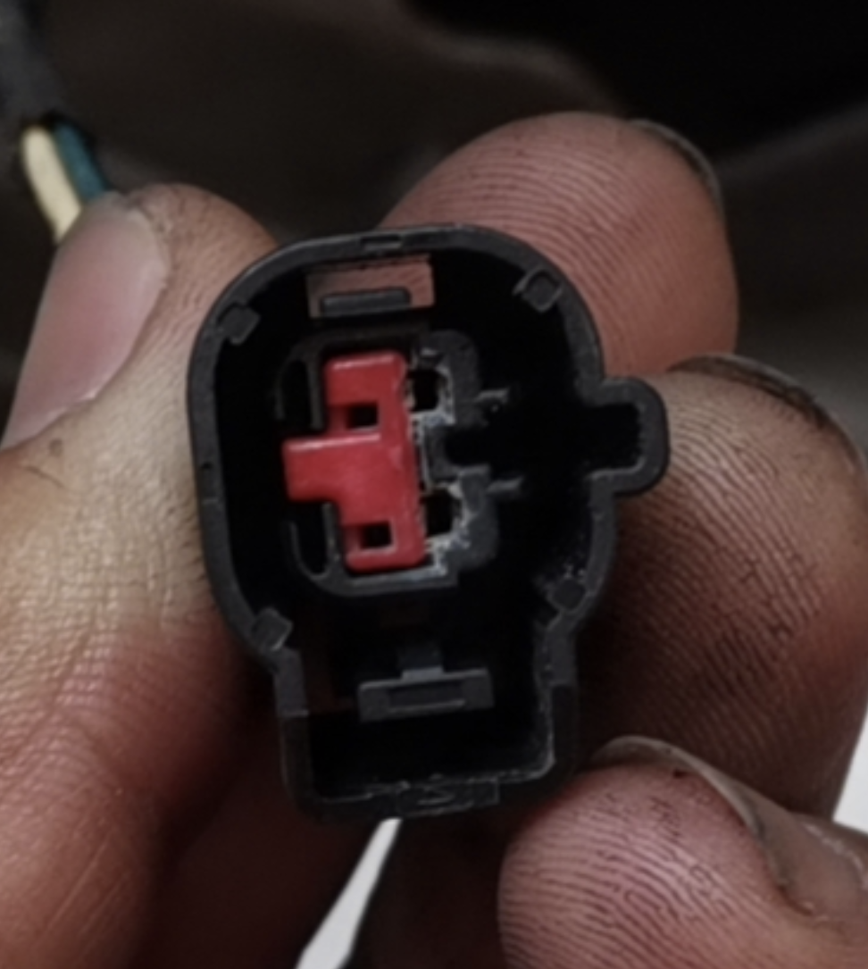 Car Connector For Buick Horn Water Bottle 2 Pins CT2-0042M-4