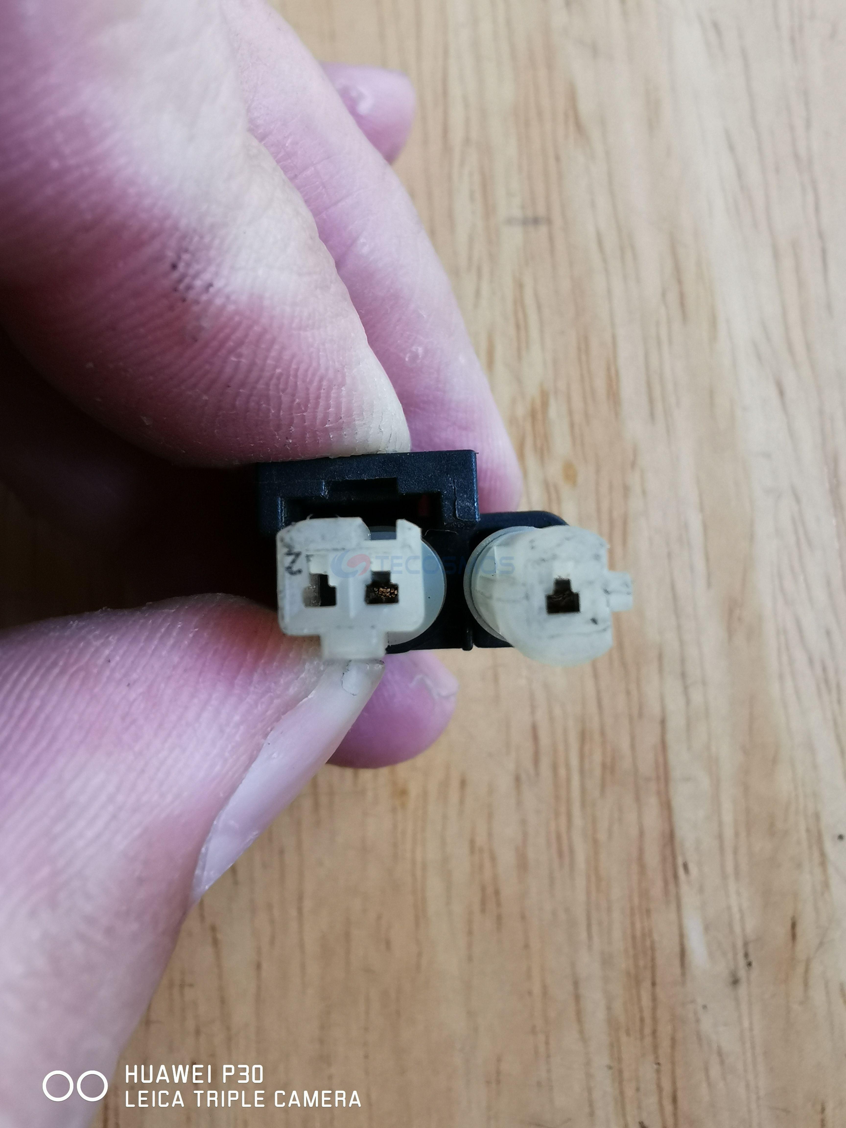 Car Connector For Mercedes Benz battery positive and negative pole safety plug A0065400281 2pin CT2-0130M