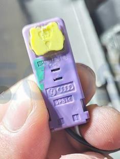 Car Connector For Audi driver s For seat belt airbag 4F0972571B 2pin CT2-0156M-1