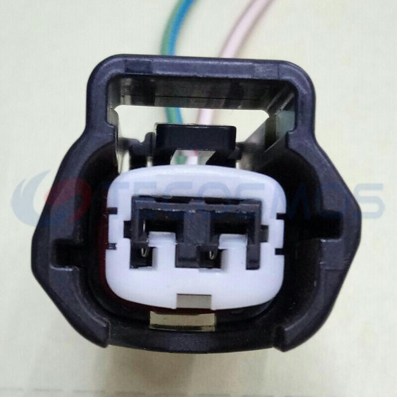 Car Connector For Nissan Bluebird fuel injector plug left right upper 2pin CT2-0175M