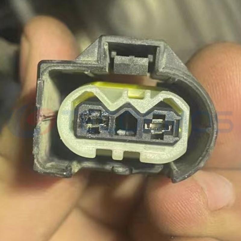 Car Connector For Mercedes Benz 1685453628 air pump plug 2pin CT2-0262M-1