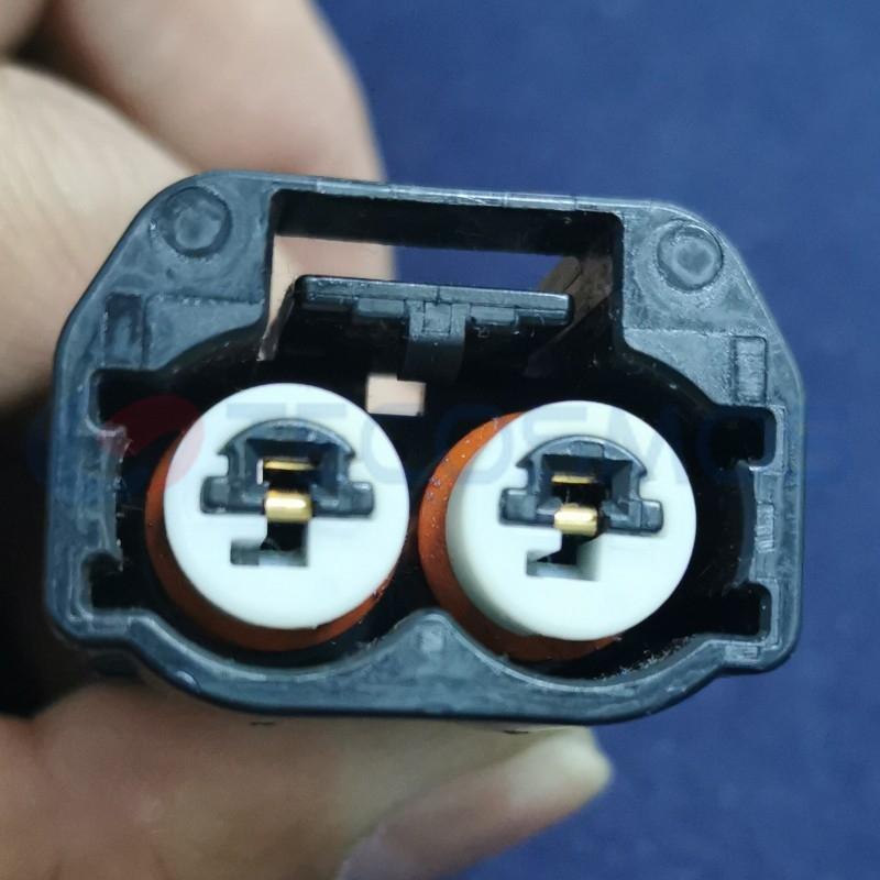 Car Connector For Toyota Camshaft Plug 2pin CT2-0329M