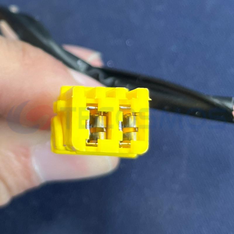 Car Connector For Gasoline pump plug yellow 2pin CT2-0359M-2