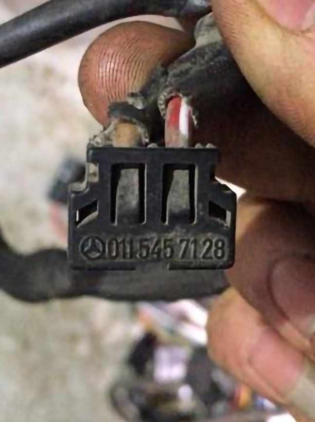 Car Connector For Mercedes Benz secondary air pump plug A0115457128 2pin CT2-0469M