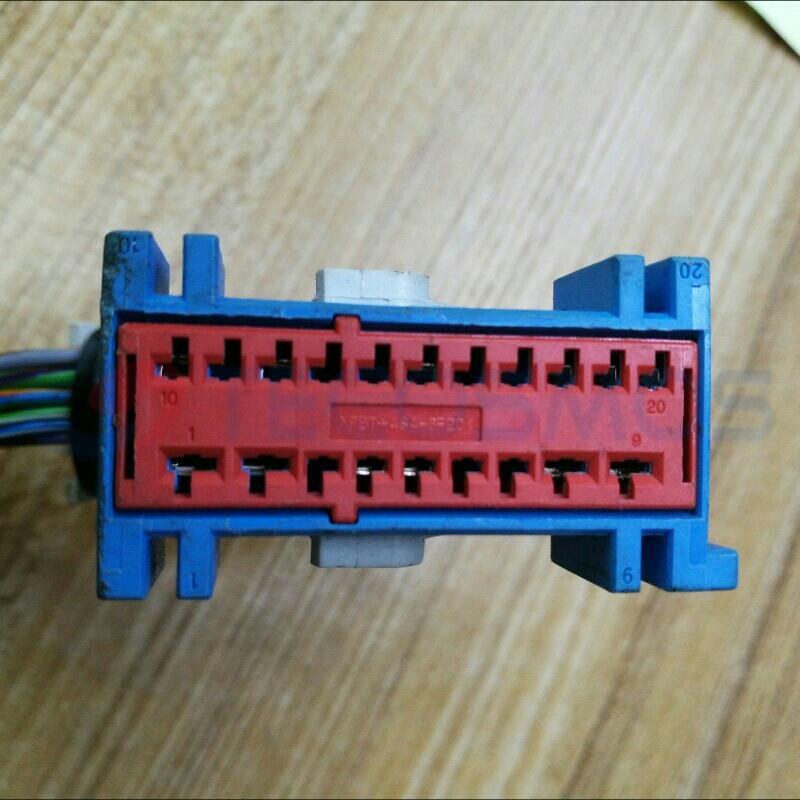 Car Connector For Ford fuse box plug 32165K0W61750213814 20 pin CT20-0003M