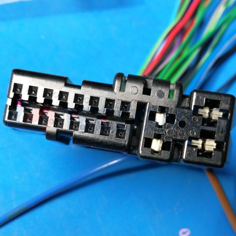 Car Connector For Audi left front door 8E0972702 20 pin CT20-0004M