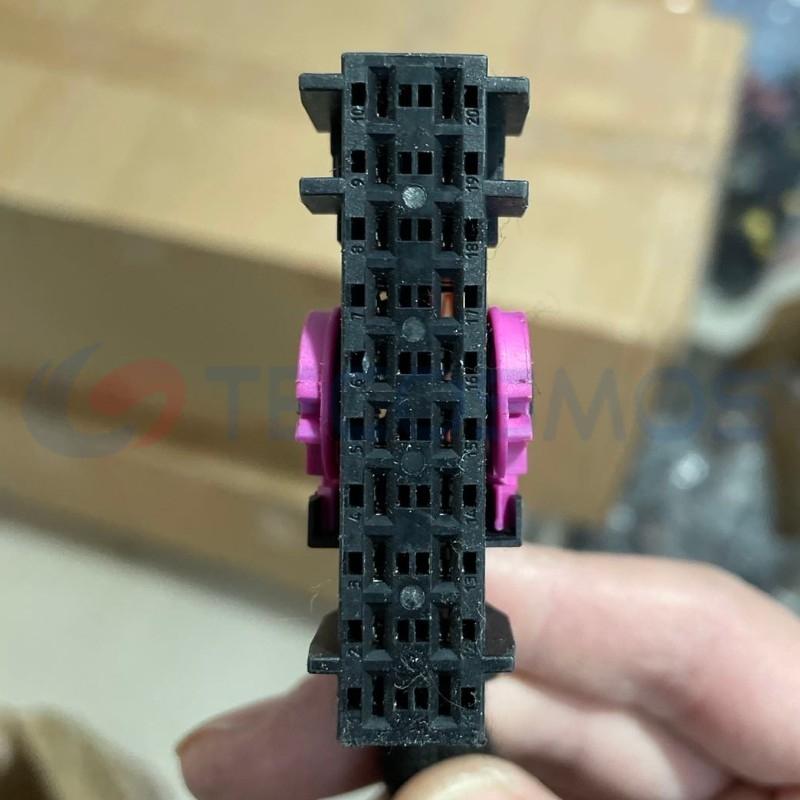 Car Connector For Volkswagen 20 Pins CT20-0049M