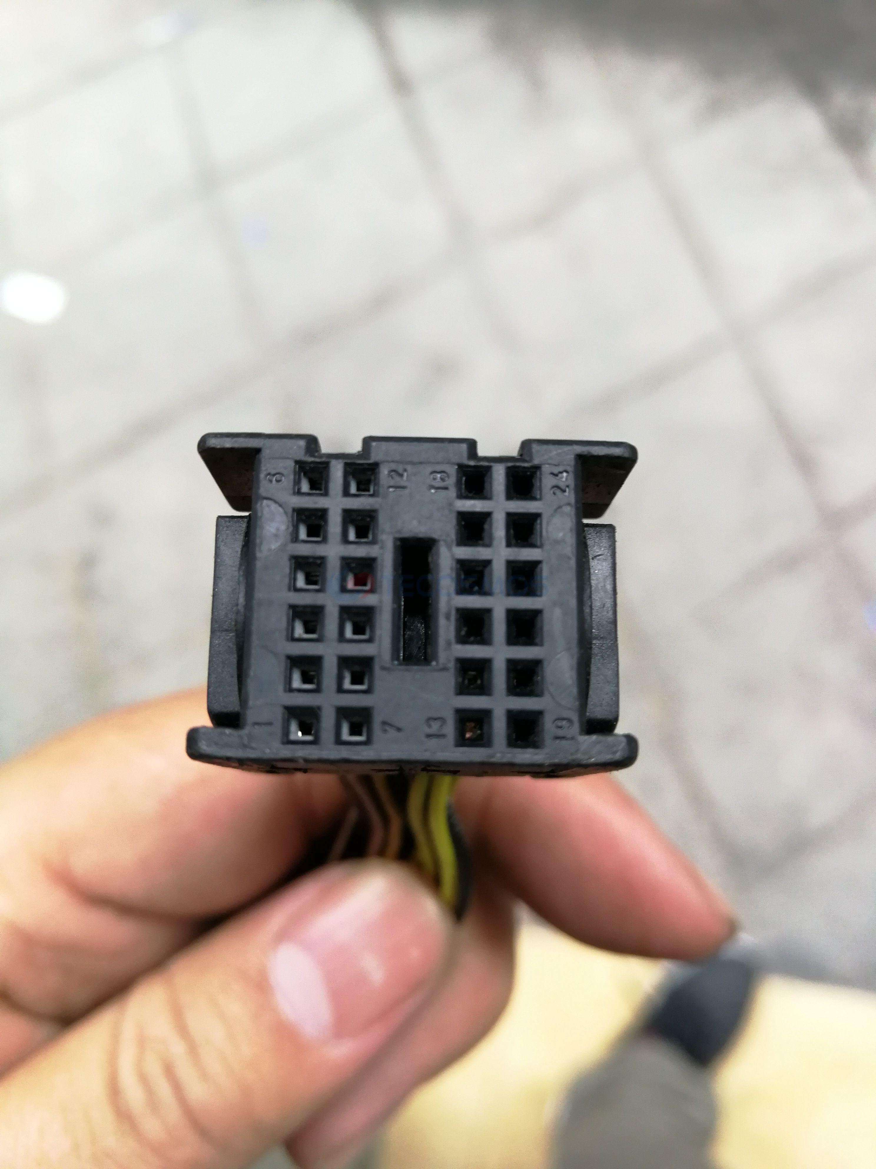 Car Connector For BMW For mini Battery Box Plug 24 Pin CT24-0007M