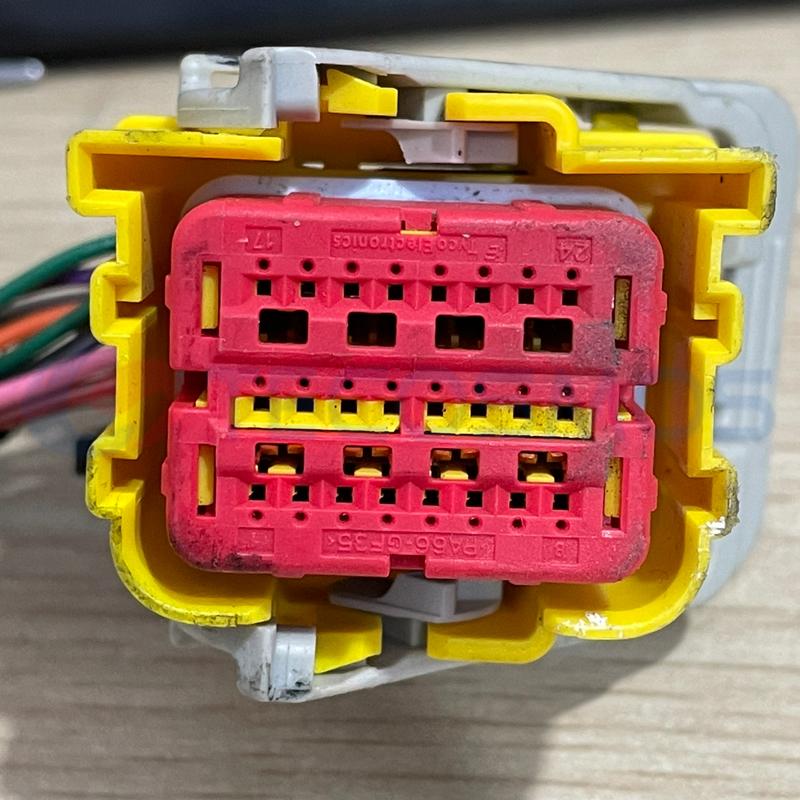 Car Connector For Buick plug 24 pin CT24-0015M-2