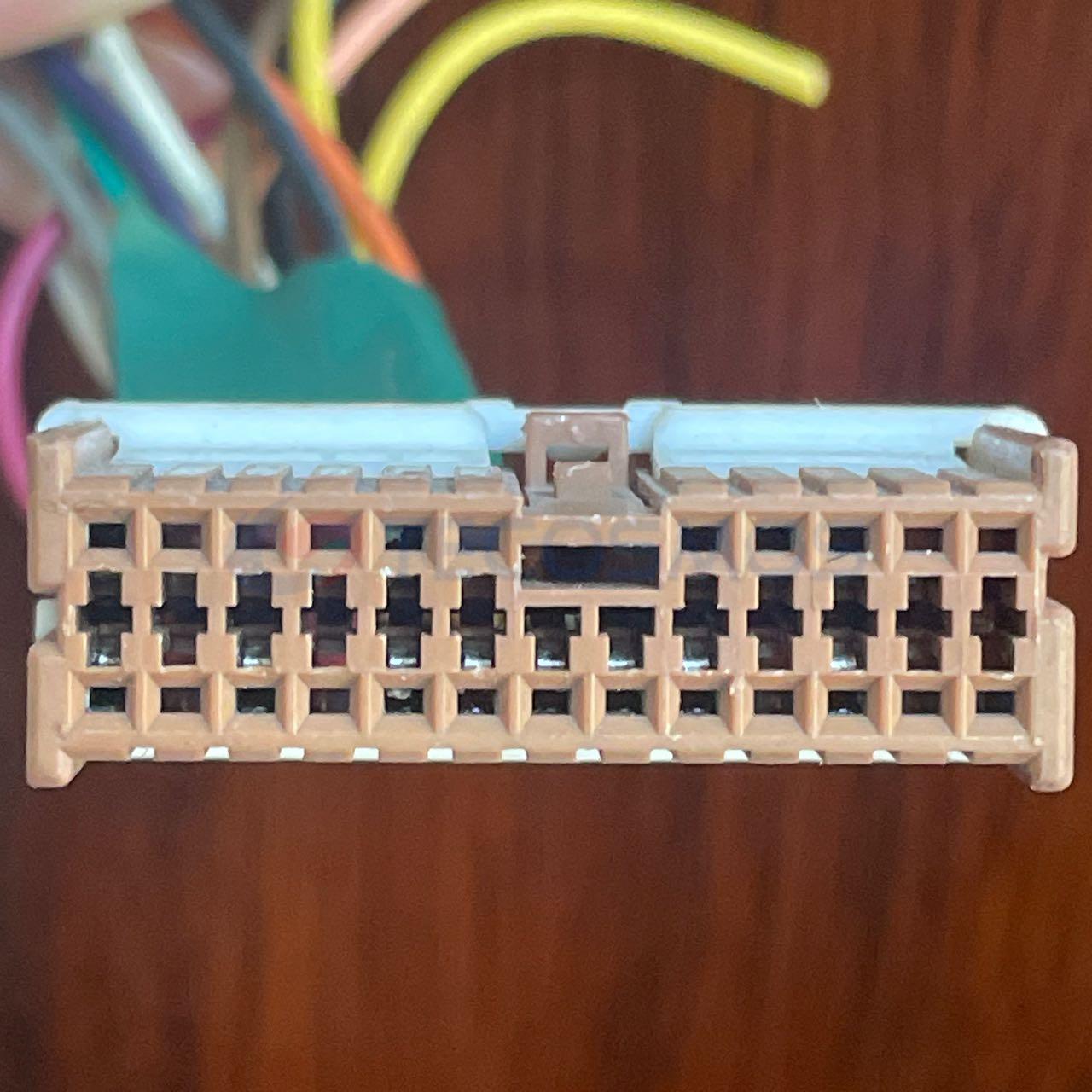 Car Connector For Nissan For mitsubishi plug 24 pin CT24-0021M-2