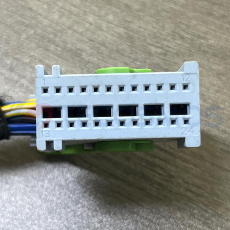 Car Connector For Nazhijie 24 Pins CT24-0023M-3
