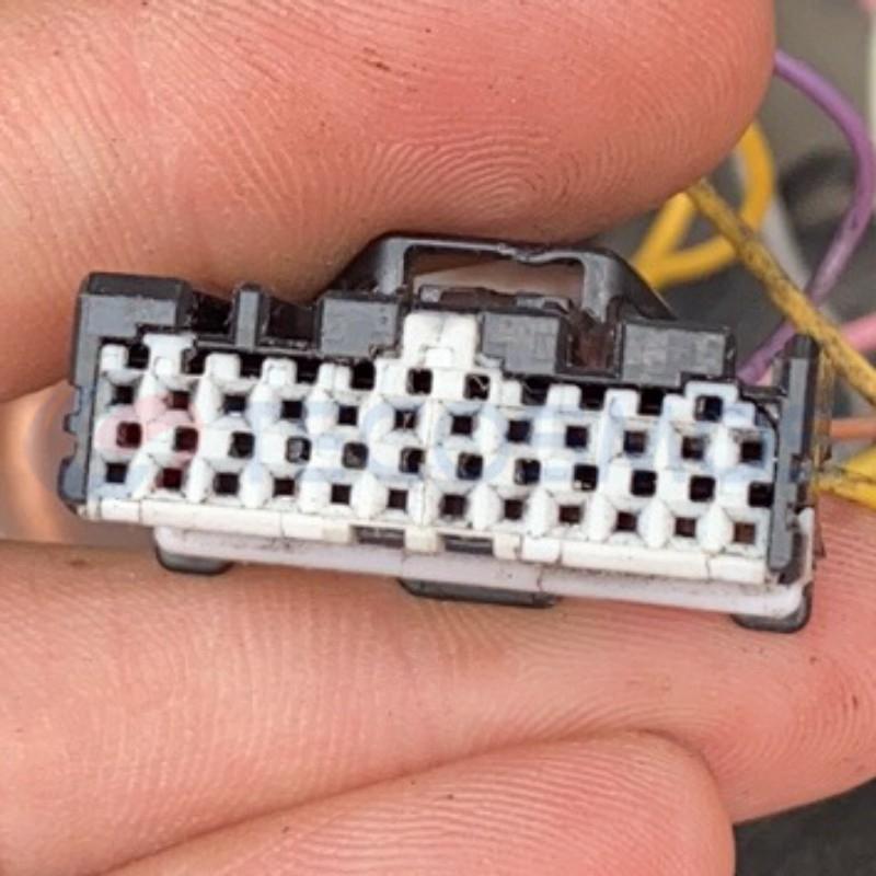 Car Connector For Nissan Qashqai plug 24 pin CT24-0036M-1