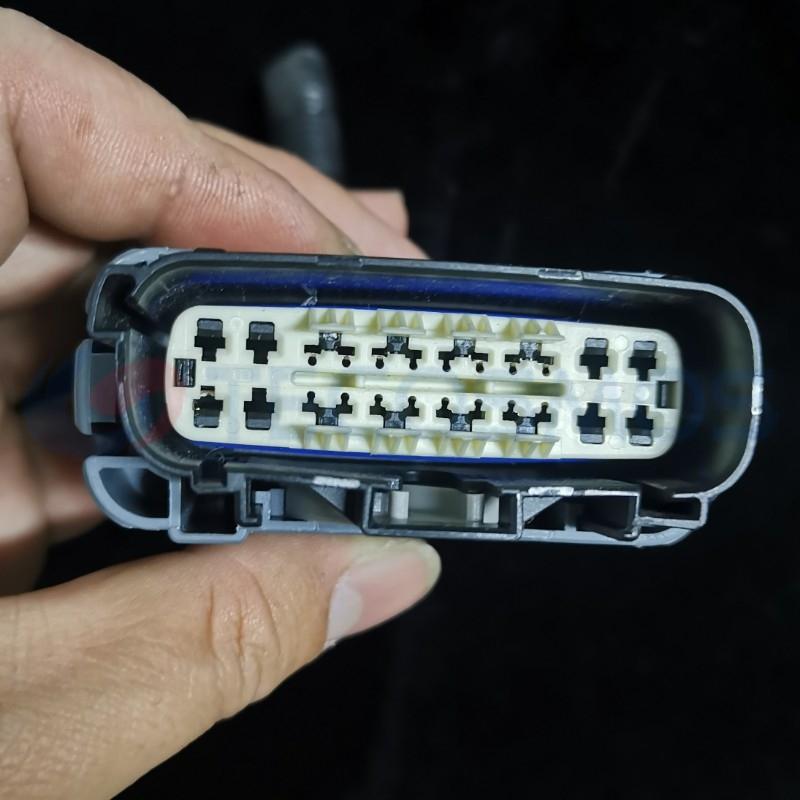 Car Connector For Delphi Black 24 Pins CT24-0043M-1