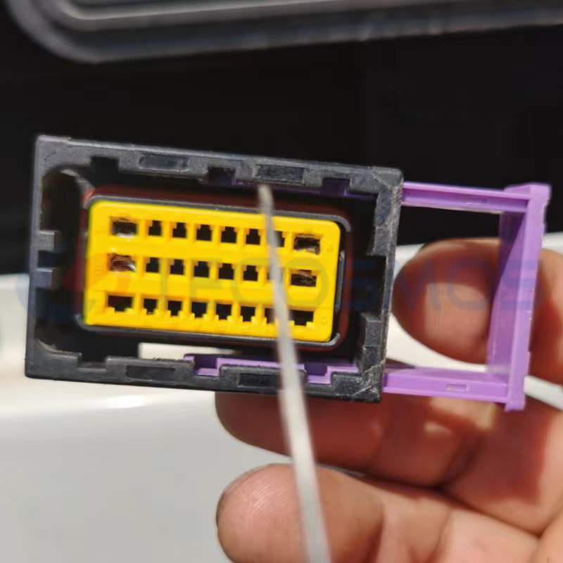 Car Connector For Buick plug 24 pin CT24-0048M