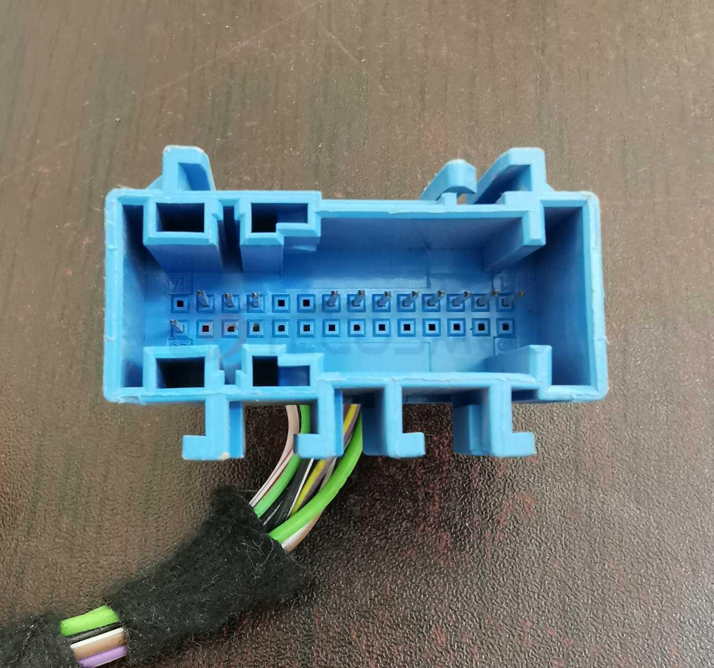 Car Connector For Mercedes A0015459930 Blue 28 Pins CT28-0009G-1