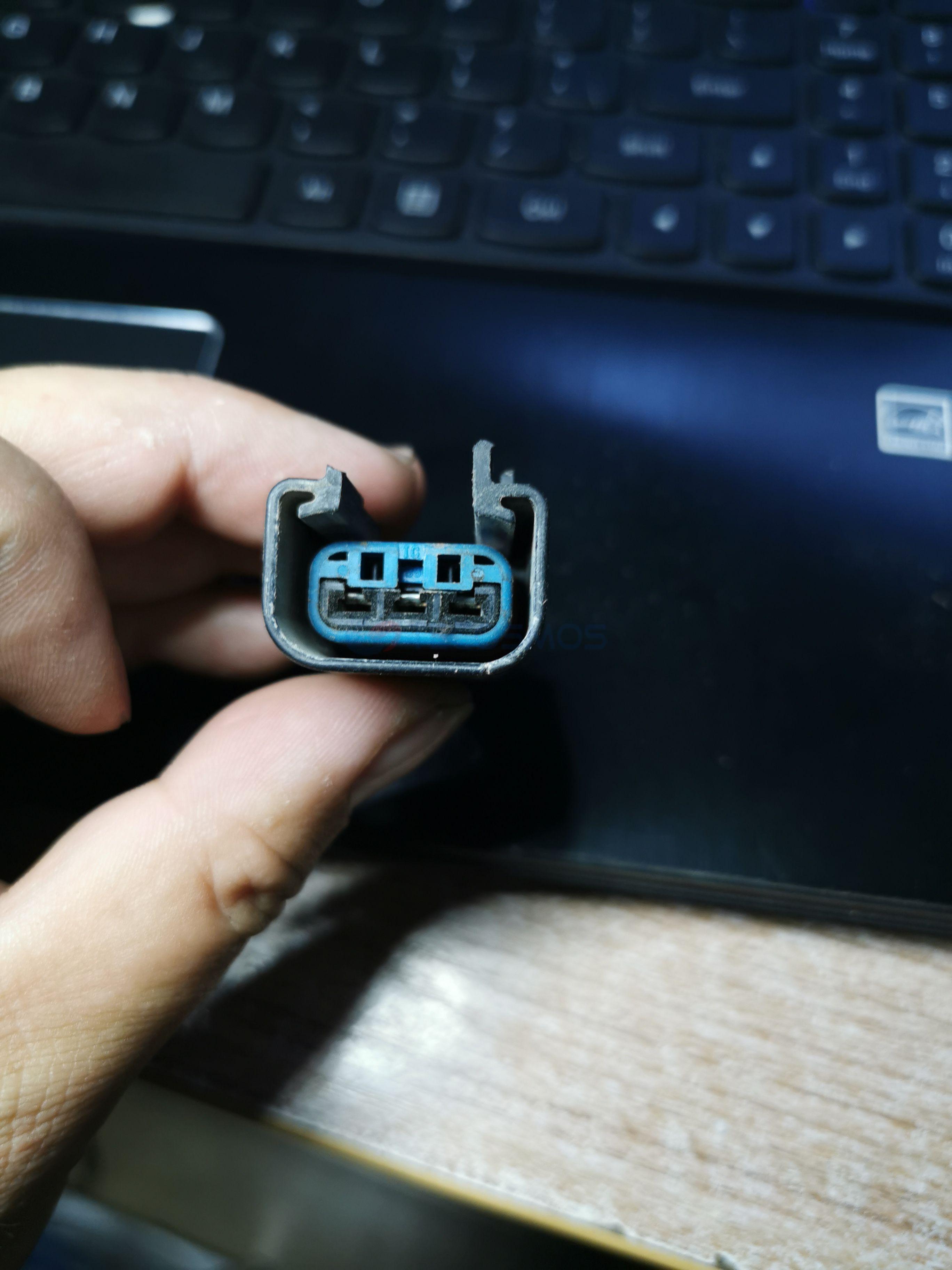 Car Connector For Dodge crankshaft For maserati oil pressure sensor 3pin CT3-0203M-1