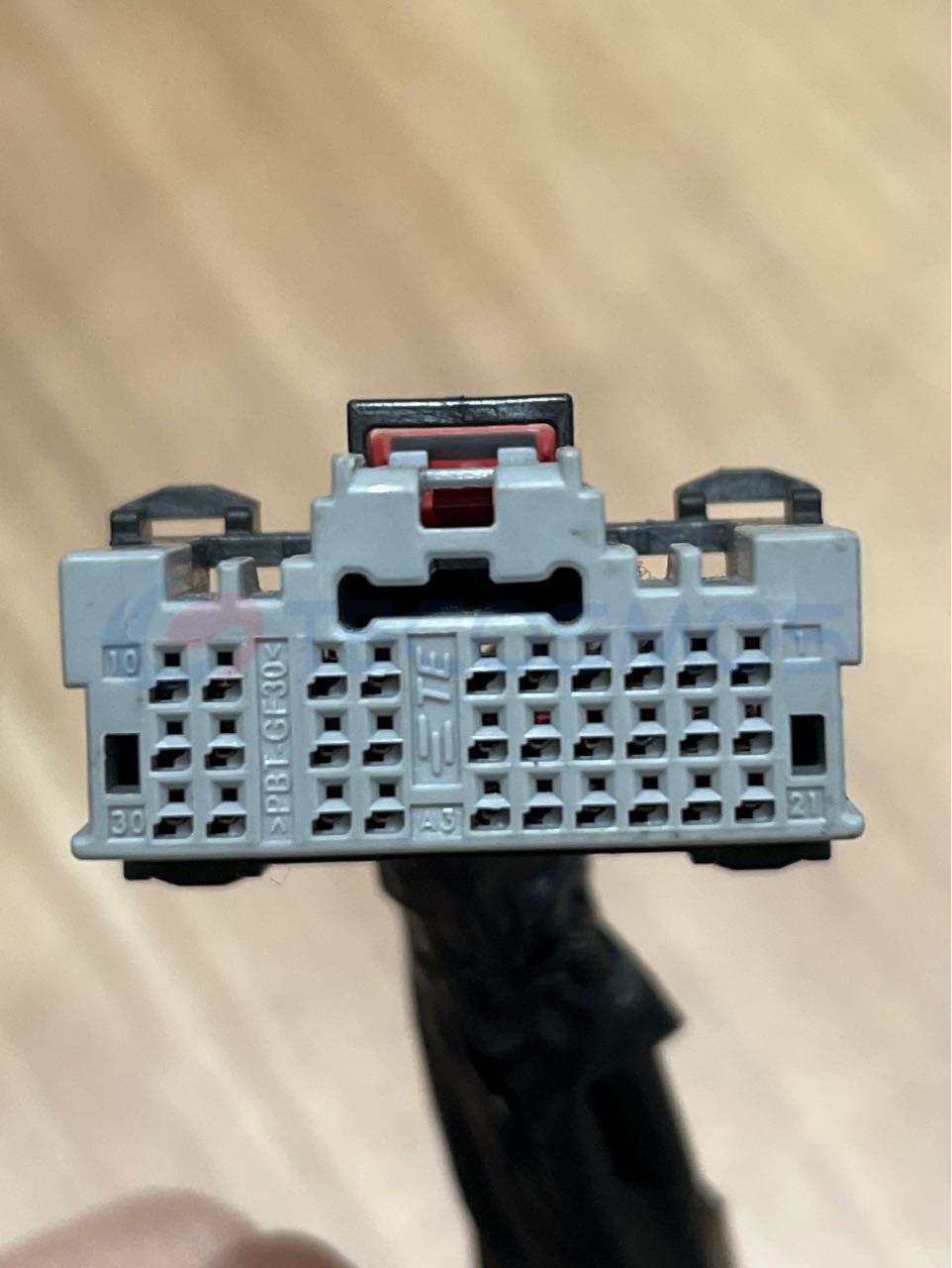 Car Connector For Buick Delphi Light Grey 30 Pins CT30-0016M-2