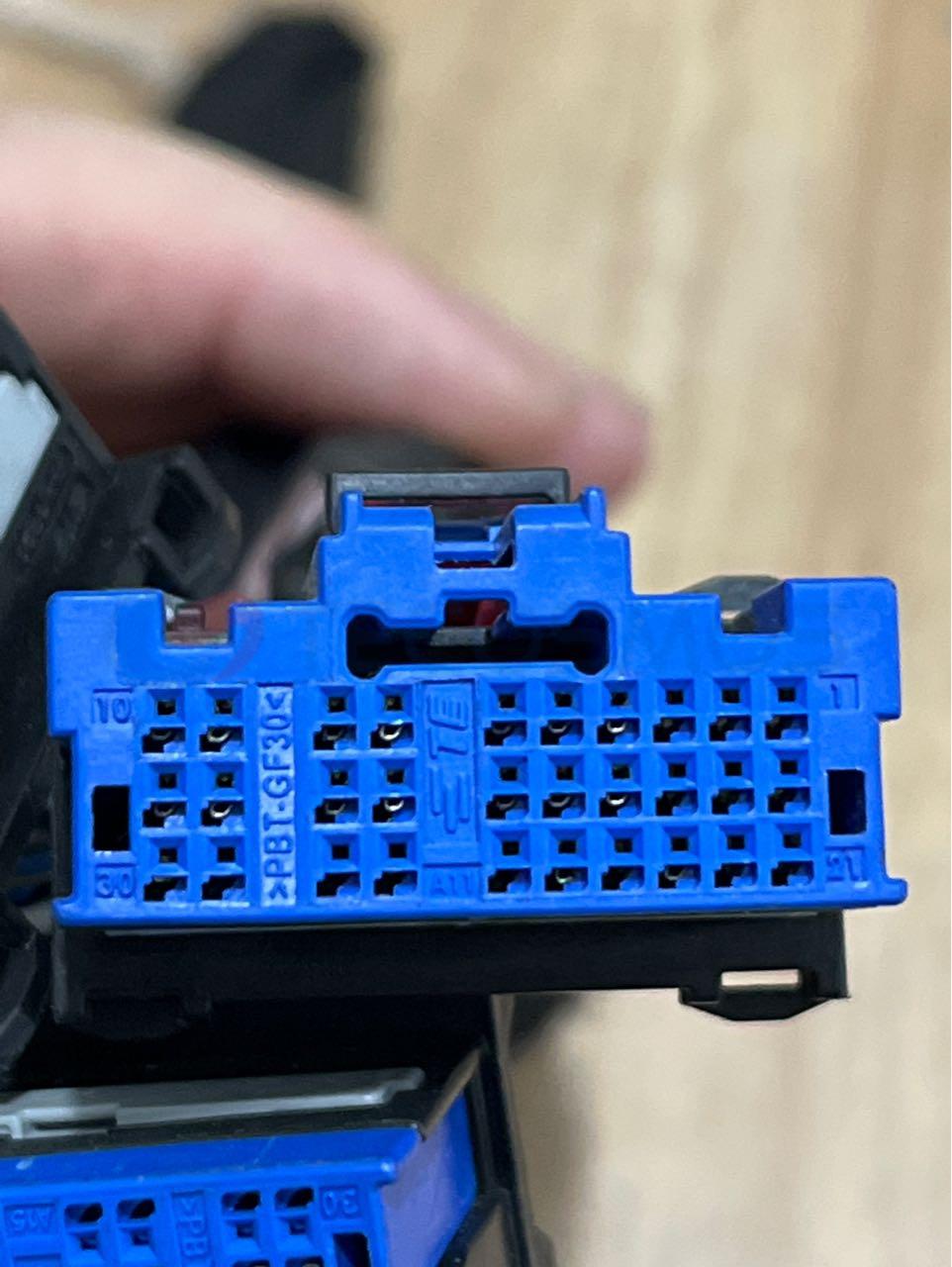 Car Connector For Buick Delphi Blue 30 Pins CT30-0016M-3