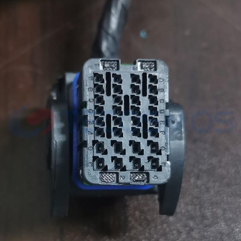 Car Connector For Nazhijie plug with 32 pin small wire output CT32-0006M-1