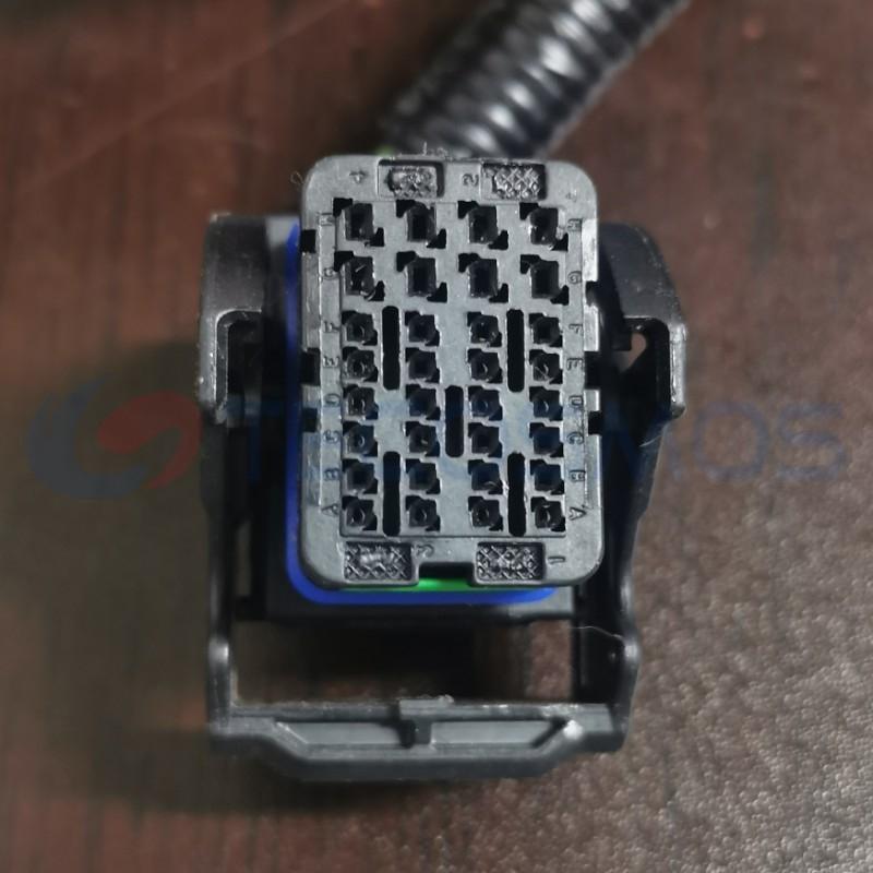 Car Connector For Roewe logo computer board plug with 32 pin large wire output CT32-0006M