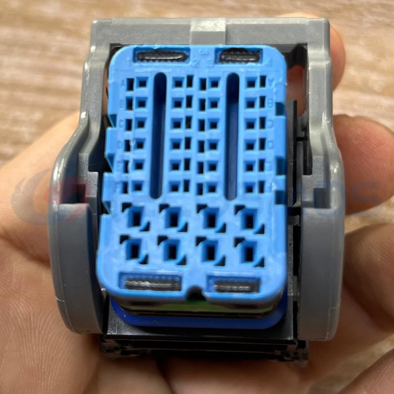 Car Connector For Nissan Qida Blue 32 Pin CT32-0016M-5