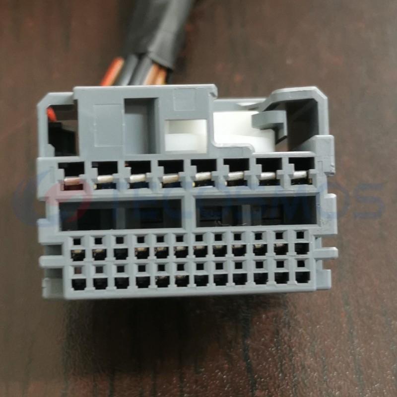 Car Connector For Fuse box plug dark gray 32 pin CT32-0031M