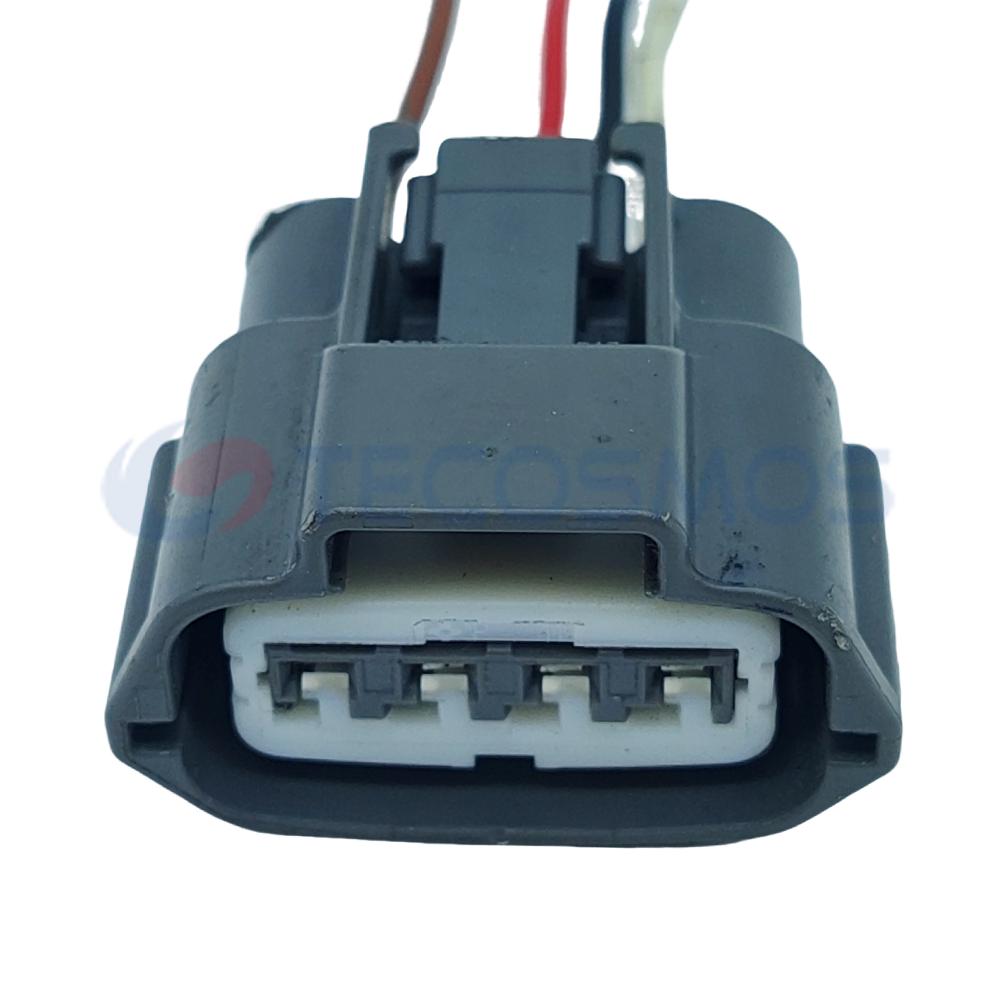 Car Connector For Nissan Teana 2 3 generator 4-wire is a 4pin oil pump plug CT4-0052M