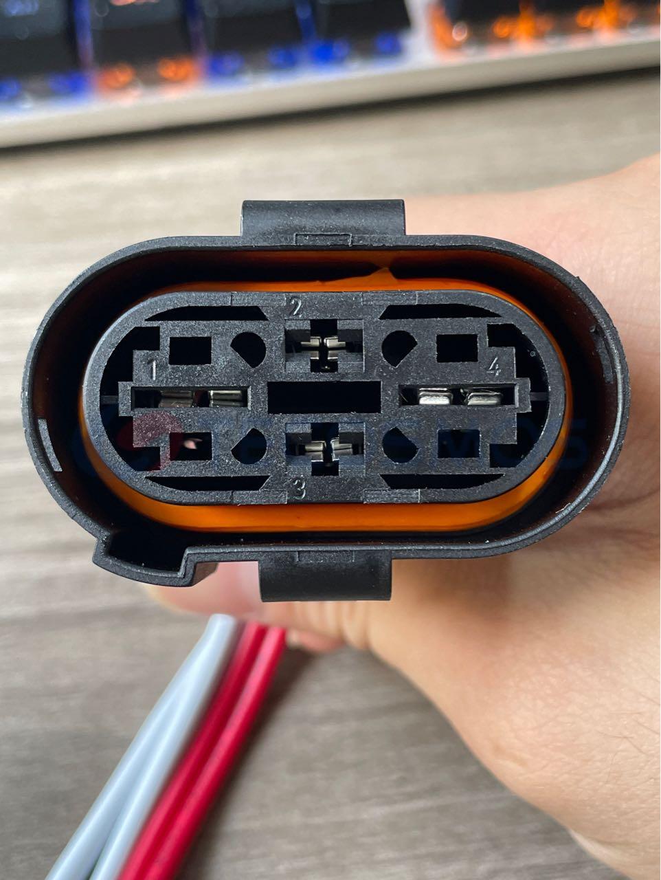 Car Connector For Fan 4pin CT4-0077M-3