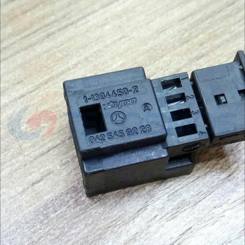 Car Connector For Mercedes Benz 0425459228 4pin CT4-0106G