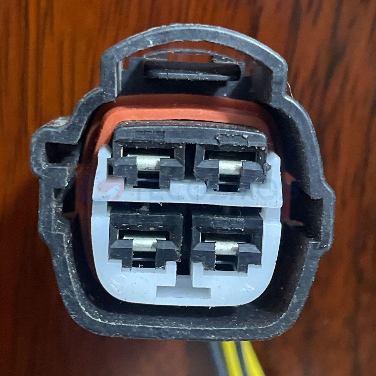 Car Connector For Mazda fan insurance upper side card slot straight 4pin CT4-0111M-1