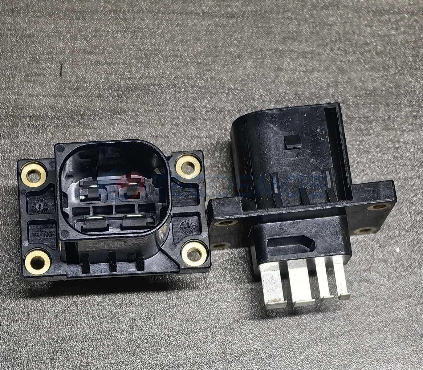 Car Connector For 4-0130 water pump Pin holder 4pin CT4-0130G-1